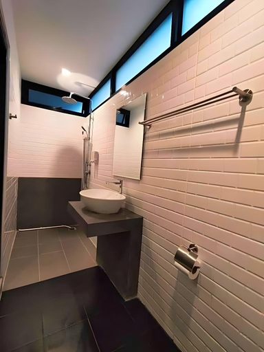 Bathroom 4, Modern Budget Hotel Hatyai Thailand, Hat Yai