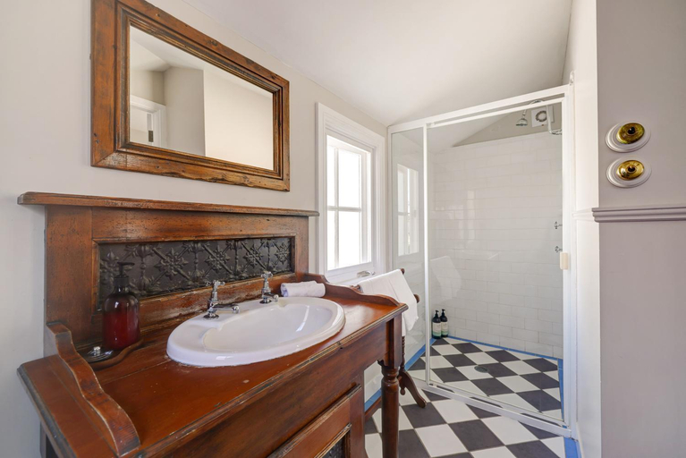 Bathroom, Violet by Hyams Beach Seaside Cottages, Shoalhaven - Pt B