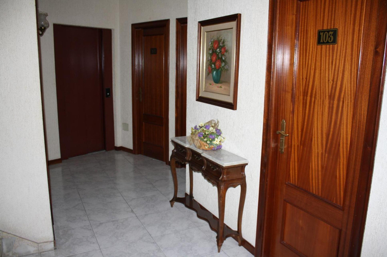 Others 5, Hotel Cristaleiro, Pontevedra