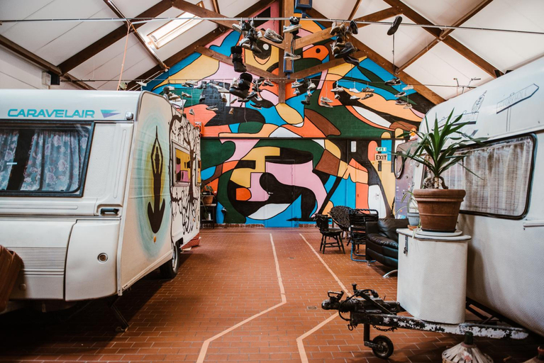 Others 5, Treck Hostel, Oost-Vlaanderen