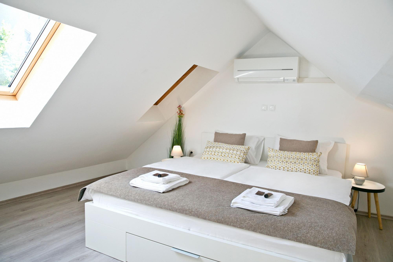 Room 5, Apartments Hisa Pod Gradom, Ljubljana