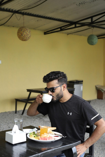 Food & Drinks 5, Tourist Residency, Gandaki