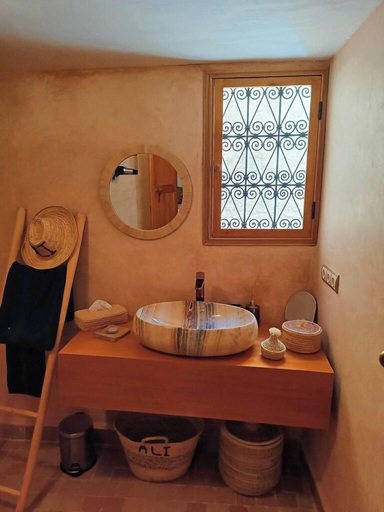 Room 3, Alibabariad, Fès