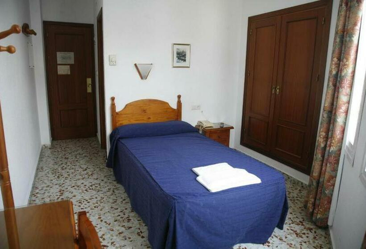 Bedroom 4, Hotel Estrella Del Mar, Granada