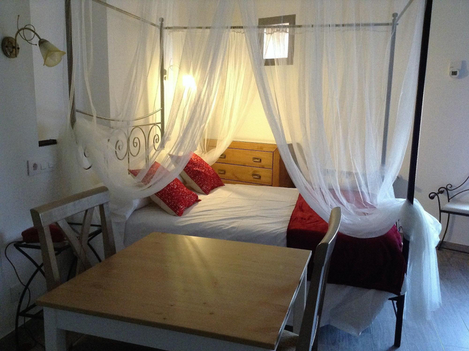Room 4, Planeta Vera, Cáceres
