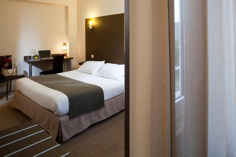 Bedroom 5, Logis Hotel Le Relais Saint-jacques, Haute-Vienne