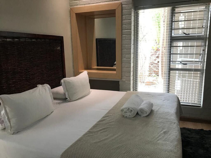 Bedroom 2, Royal Bafokeng Guest House, Mangaung