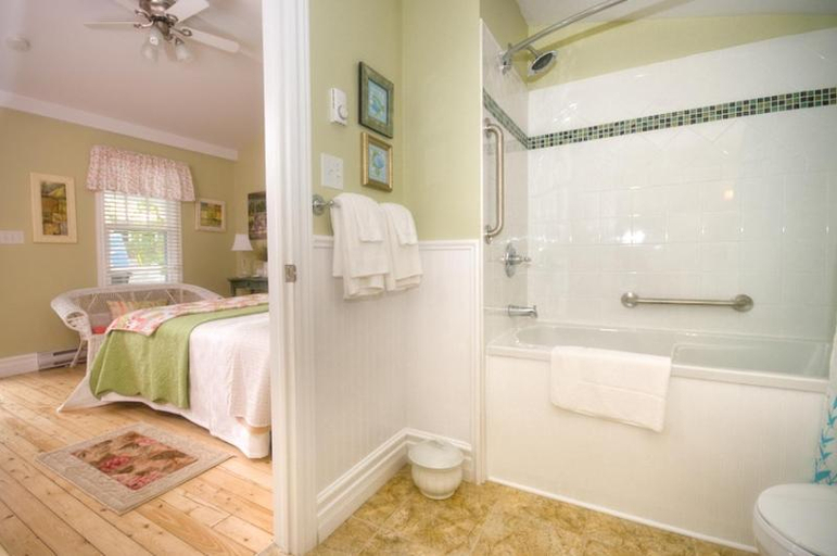 Bathroom 4, Telegraph House Motel, Victoria