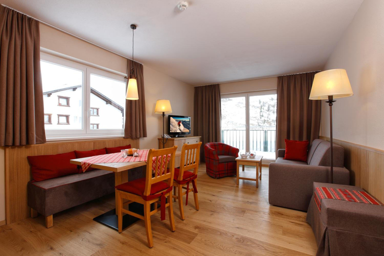 Exterior & Views 2, Hotel Enzian Apartmenthotel Johannes, Imst