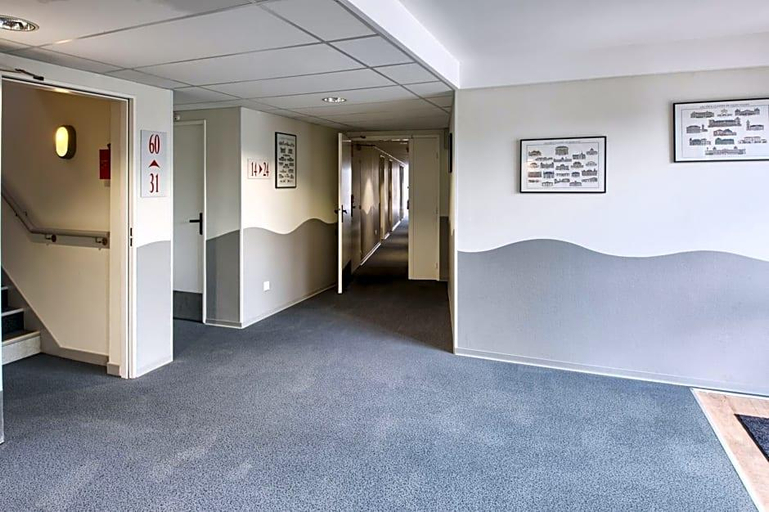 Public Area 3, Hotel Formule Club Bordeaux Cenon, Gironde