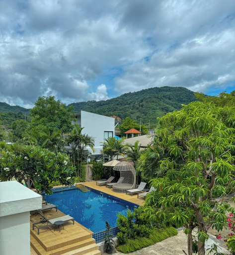 Sport & Beauty 4, Hill Myna Holiday Park Cafe, Phuket Island