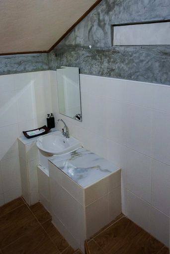 Bathroom 3, Chareena Beachside, Muang Satun