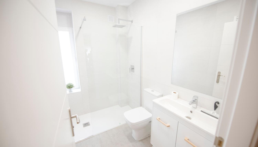 Bathroom 4, Happy Hostal Carrales, Burgos