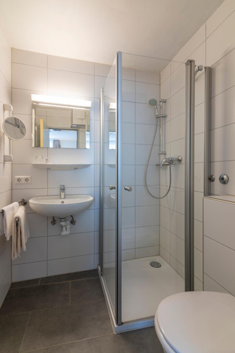 Bathroom 3, Hotel Pfefferburg, Böblingen