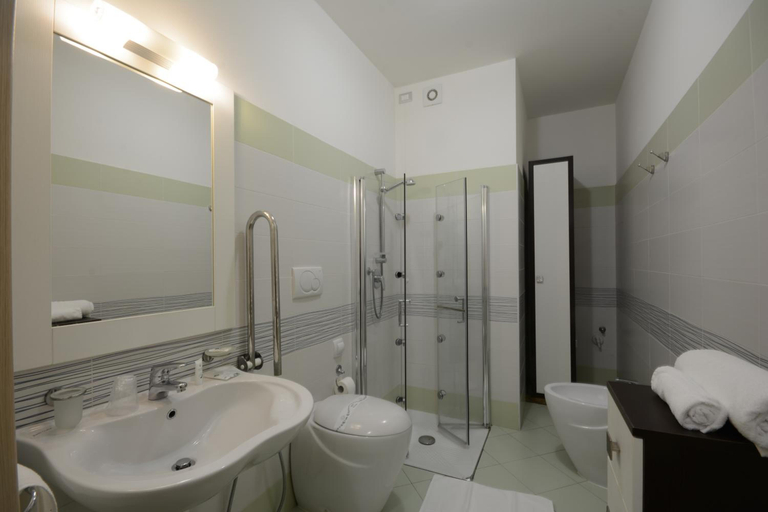 Bathroom 4, Kiara Residence, Teramo