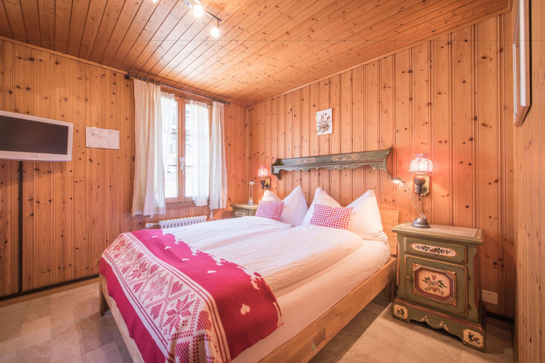 Bedroom 4, Hotel Fassbind Beausite, Interlaken