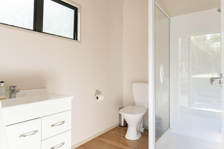 Bathroom, Stuarts Cottage, Queenstown-Lakes