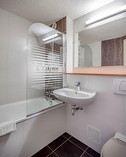 Bathroom, Greet hotel Saint-Brieuc - Tregueux, Côtes-d'Armor