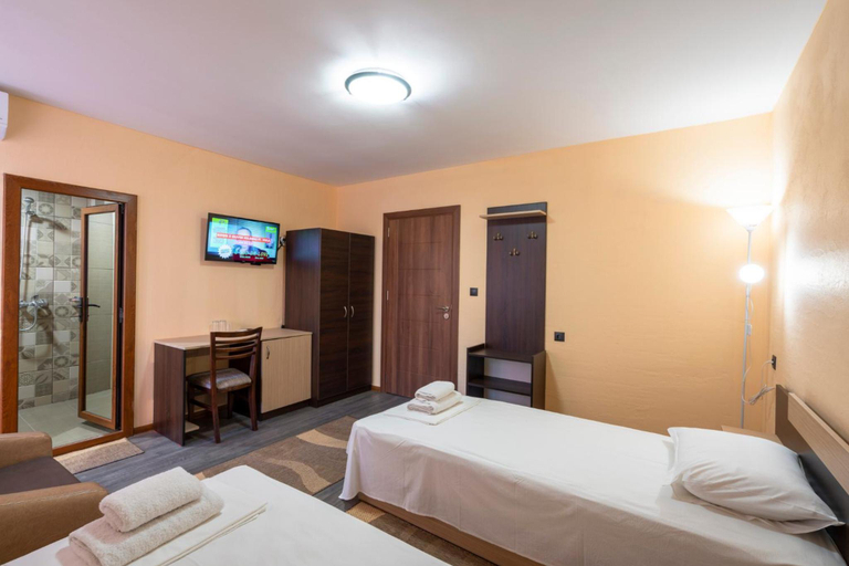 Bedroom 3, Family Hotel Preslav, Preslav