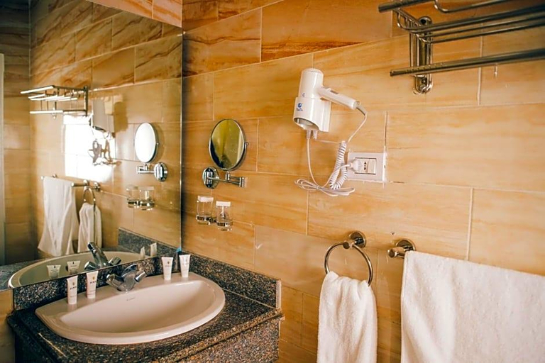 Bathroom 5, Jewel Maadi Cabins And Club, Giza