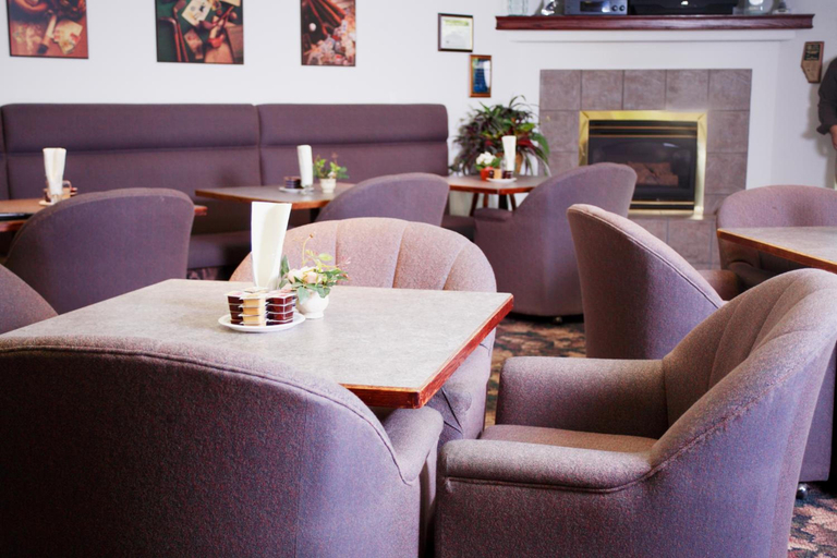 Food & Drinks 4, Country Club Inn, Division No. 8