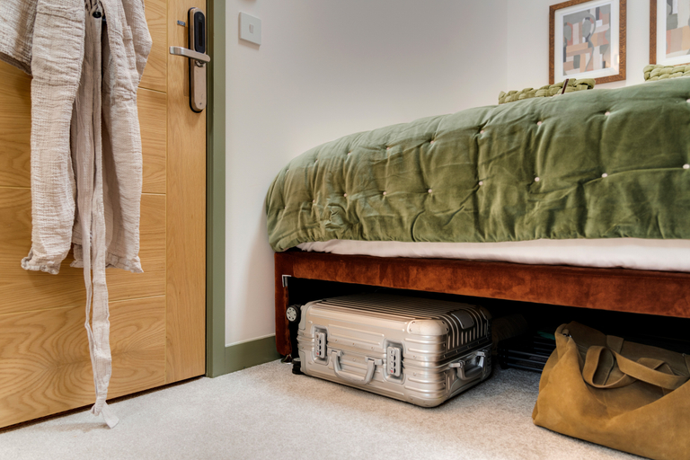 Room 2, Tower Bridge Road By Your Apartment, London