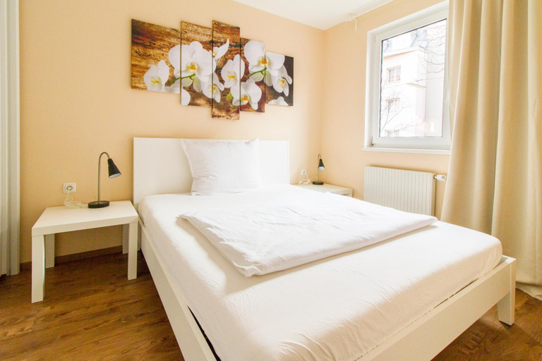 Bedroom 3, Residenz Donaucity, Wien