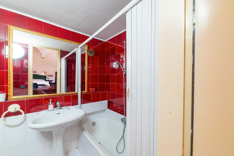 Bathroom 3, Palazzo Ducale Sangiovanni, Lecce