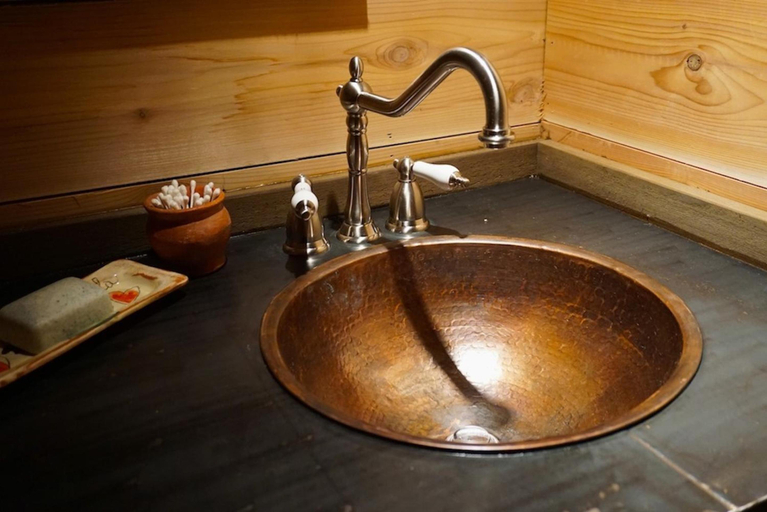 Bathroom 4, Logden Lodge, Central Kootenay