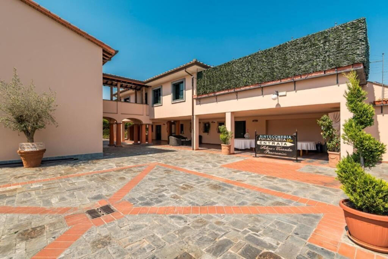 General view 5, Hotel La Pietra, Massa Carrara