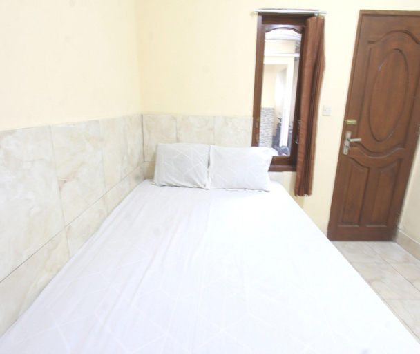 Room 5, Oyo 93666 Lestari Homestay, Lombok