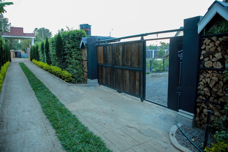 Public Area, Fortunas Cabins, South Imenti