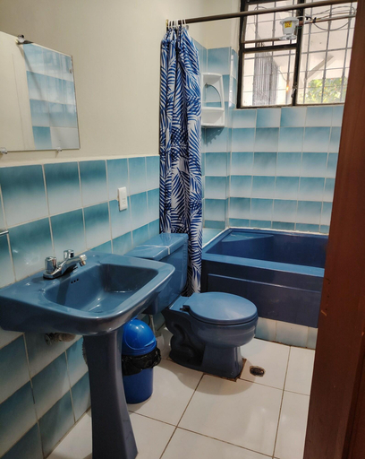 Bathroom, The Dream House, Quito