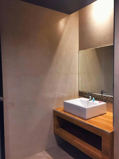 Bathroom 4, Melodi Hotel Dannok, Sadao