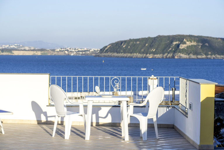 Terrace 3, La Vigna Rooms Apartments, Napoli