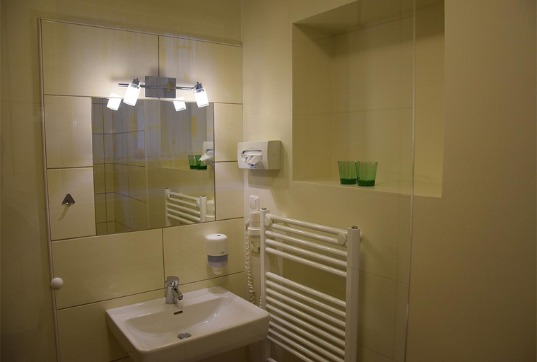 Bathroom 4, Hotel Seehang Garni, Salzburg Umgebung