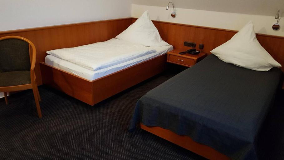 Bedroom 1, Hotel Walz, Paderborn