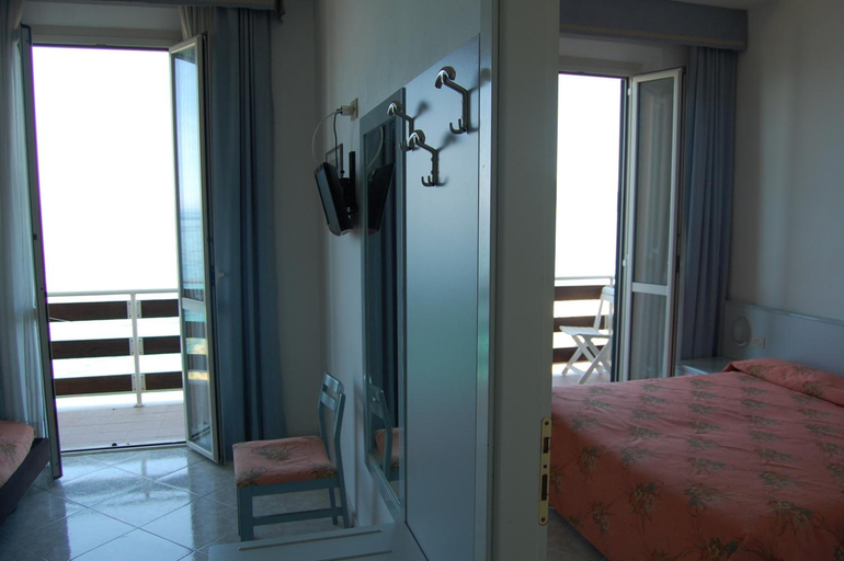 Bedroom 2, Hotel Villa Ombrosa, Livorno