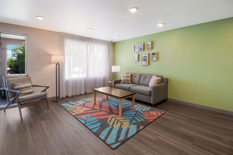 Public Area 4, Woodspring Suites East Lansing - University Area, Ingham