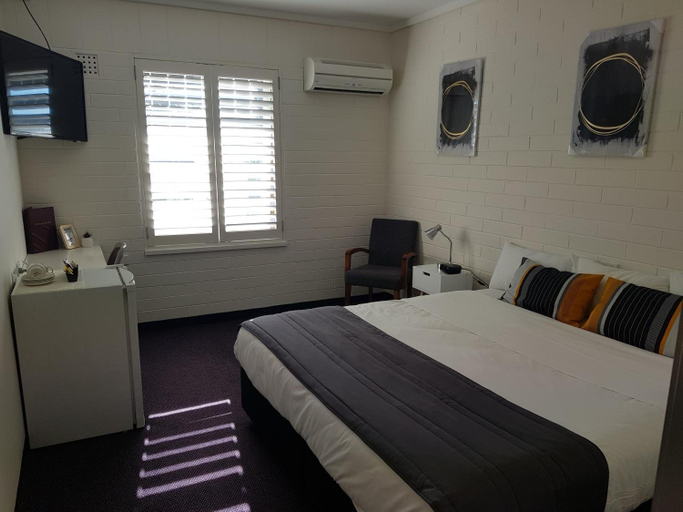 Bedroom 4, Morphett Arms Hotel, Adelaide