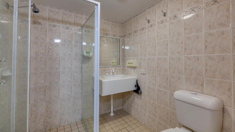 Bathroom 5, Canowindra Riverview Motel, Cabonne