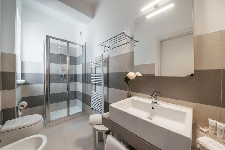 Bathroom 4, Grieco Business & Spa Hotel, Foggia