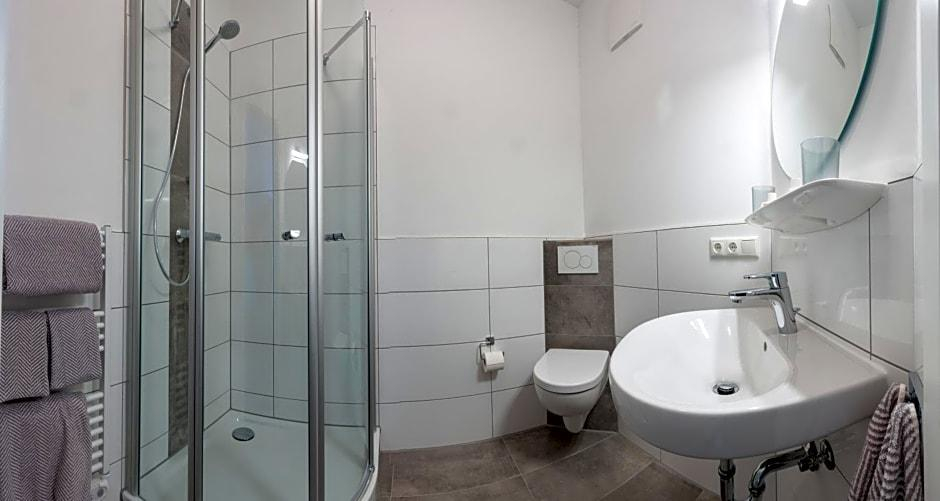 Bathroom 4, Hotel Zur Alten Bv Rse, Osterholz