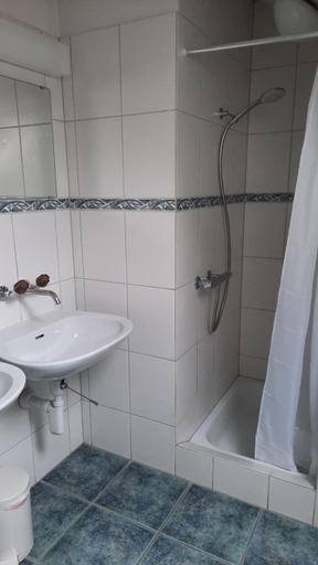 Bathroom 5, Pilgerhüsli Backpacker, Meilen