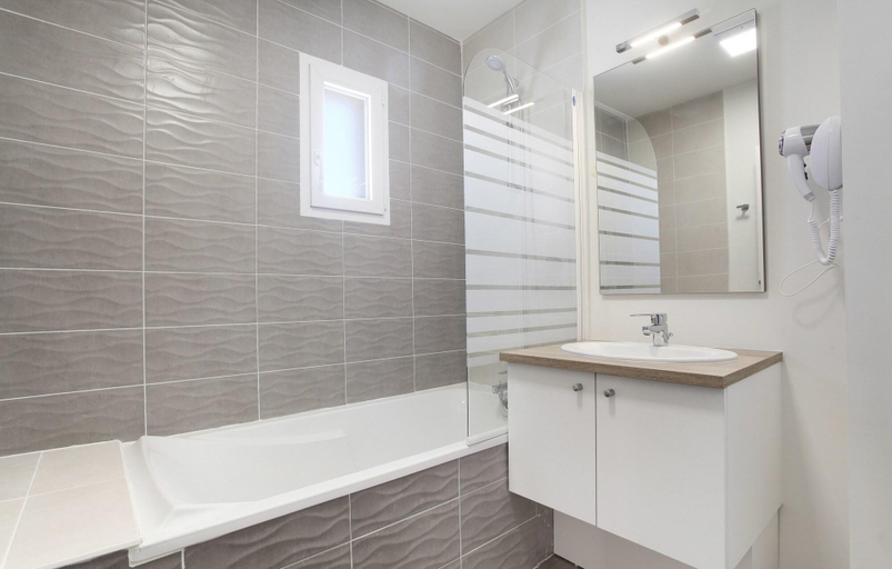 Bathroom, Ra Sidence Odalys Fleur De Sel, Gard