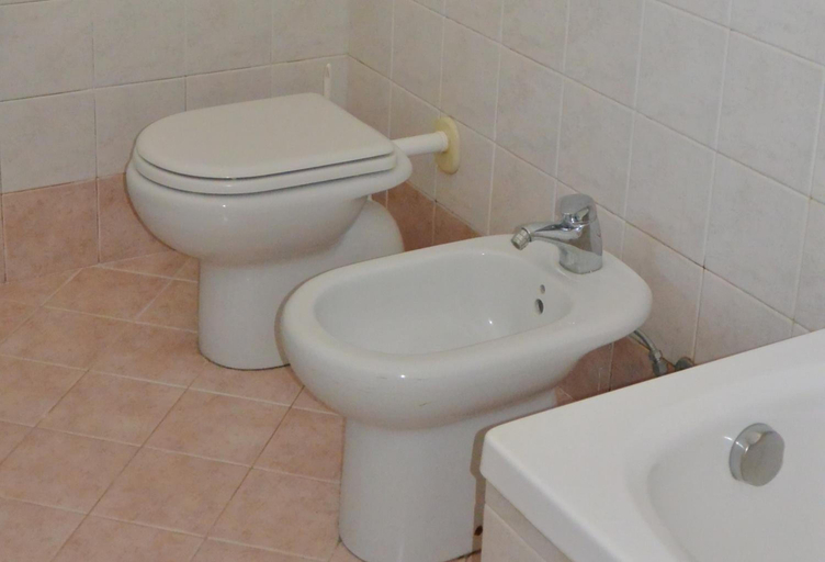 Bathroom 3, Albergo Escondido, Cremona