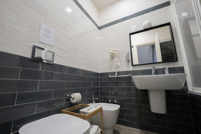 Bathroom 5, P.C. BOUTIQUE H. CASTEL NUOVO by ClaPa Group Dislocated Hospitality, Napoli