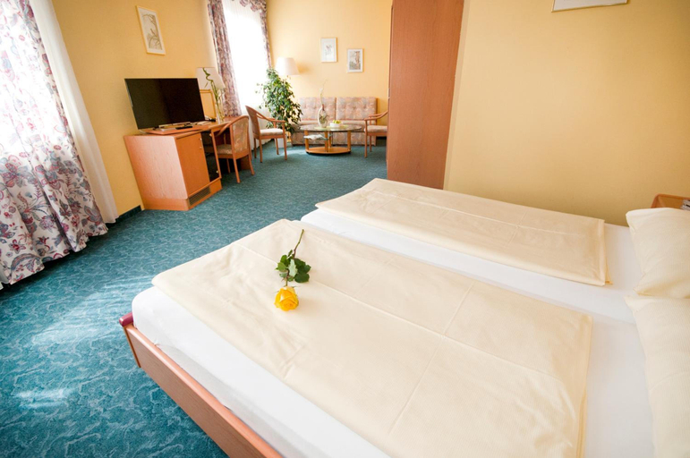 Bedroom 3, Hotel Restaurant Osterbauer, Neunkirchen