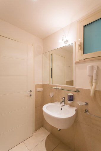 Room 2, Wally Residence, Rimini