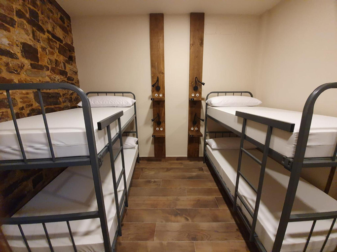 Bedroom 2, Albergue Casa Cuartel, Lugo